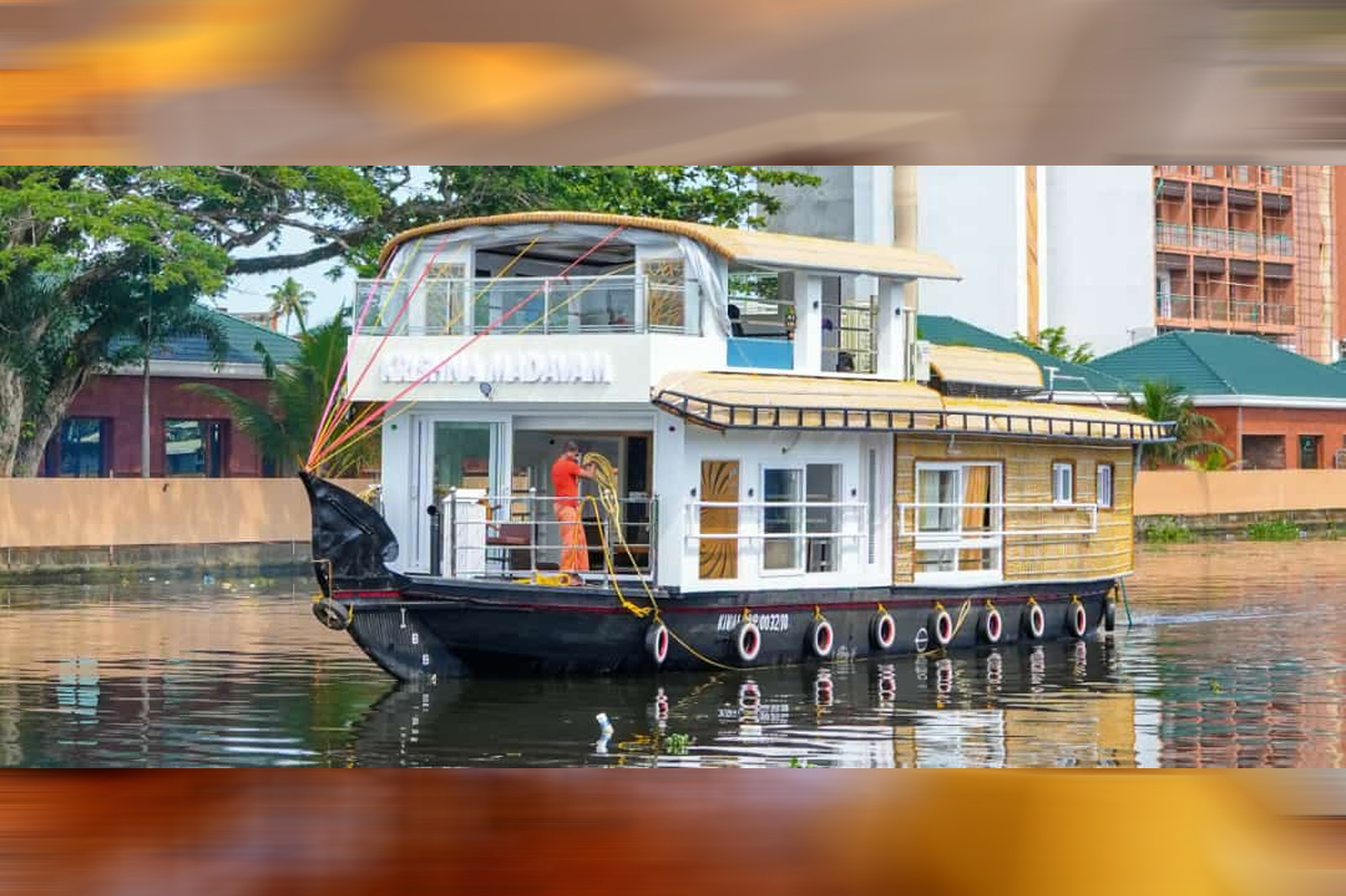 Luxury houseboats in Alappuzha