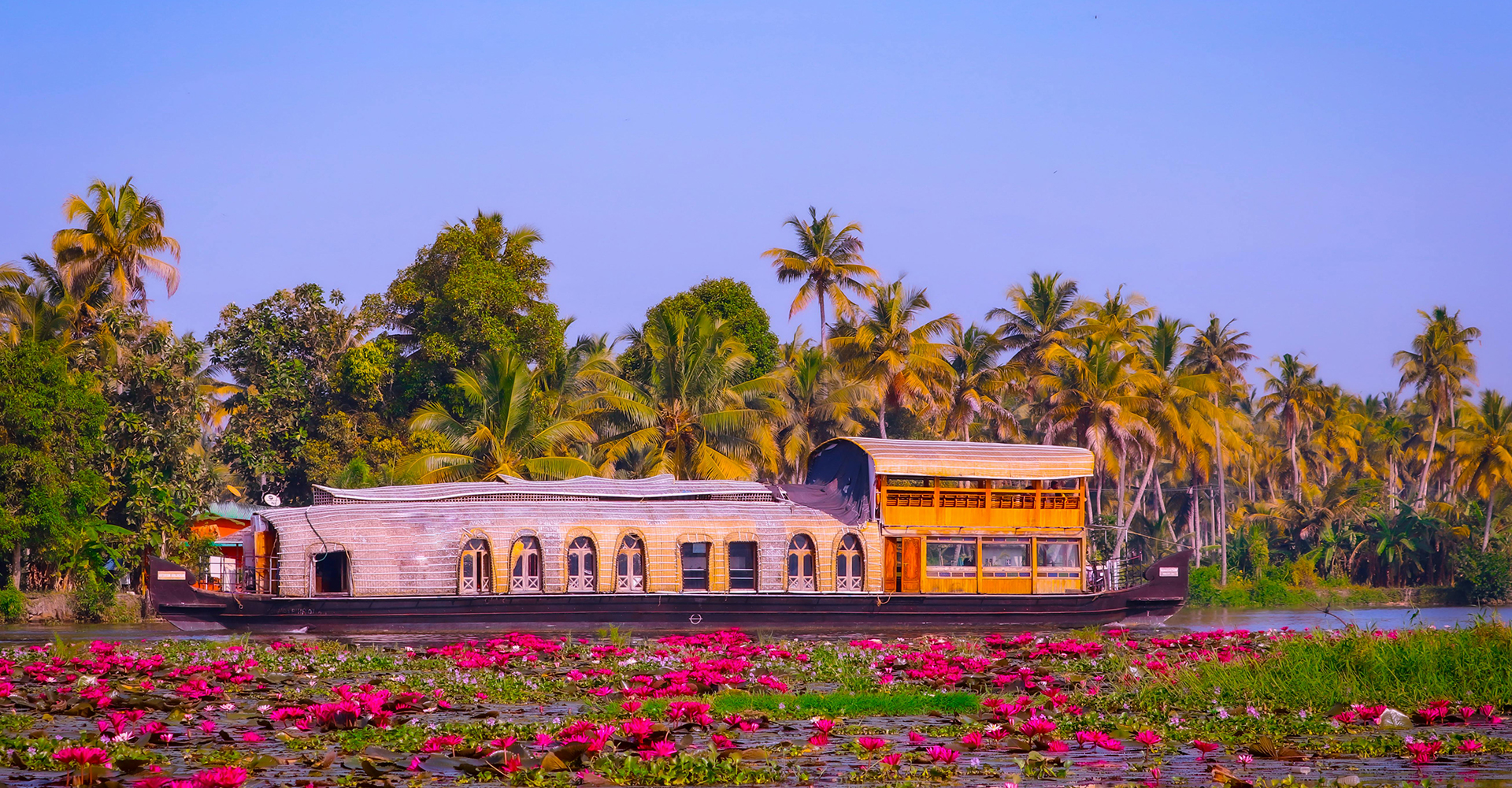 Best luxury houseboats in Alleppey