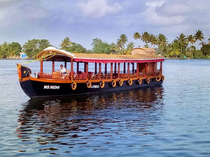 Traditional Kerala houseboat experience